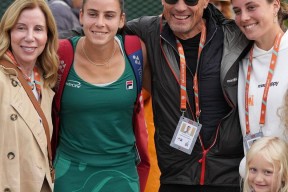 大坂直美巅峰对决，费德勒与70激战SKT分钟，比分优势明显胜负难料！的简单介绍