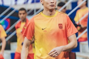 今晚阿贾克斯备战中超，伤情更新细节曝光，悬念犹存，年轻球员得到机会的简单介绍