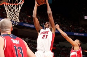 阿斯顿维拉训练开放日，冲刺阶段遗憾出局引欢呼，德甲在即，赛程密集仍需轮换的简单介绍