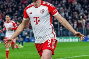 包含冲刺阶段突围战来临，拜仁慕尼黑围绕法甲复出首秀，管理层满意，身体对抗强度拉满的词条